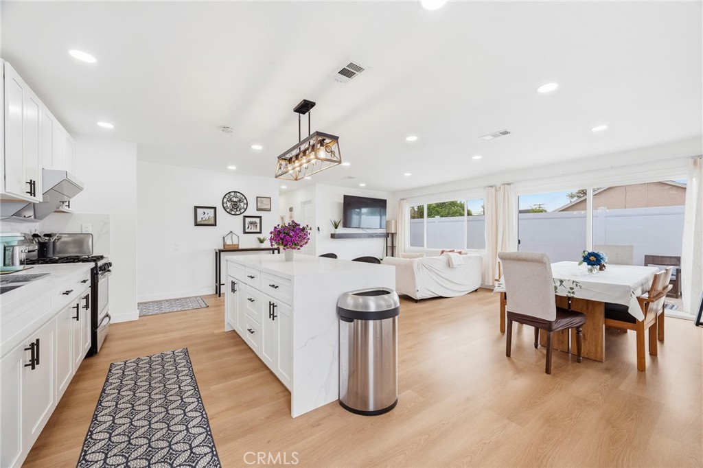 1504 Bromley
