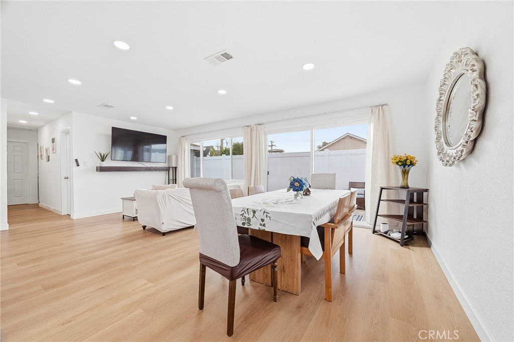 1504 Bromley