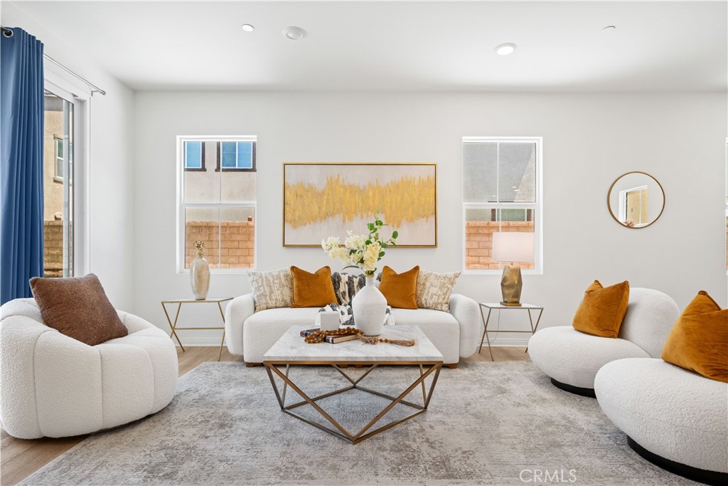 4125 E La Jolla Street