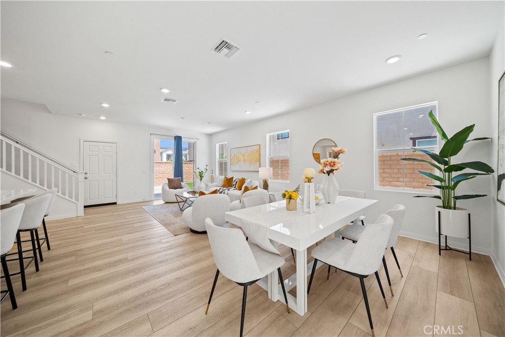 4125 E La Jolla Street