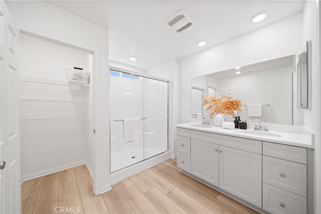 4125 E La Jolla Street