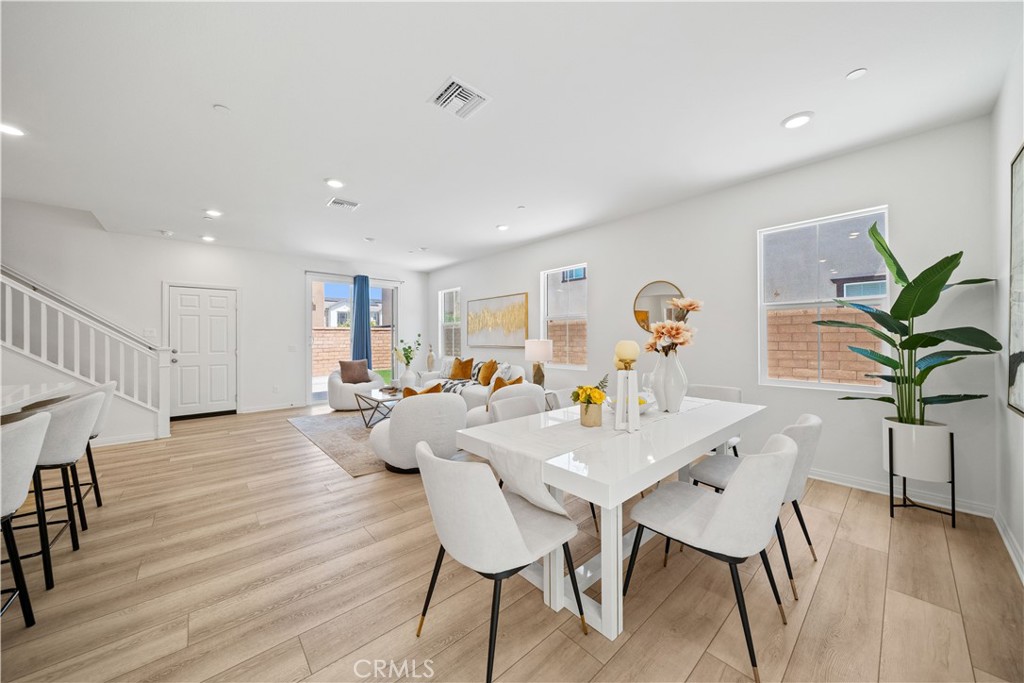 4125 E La Jolla Street
