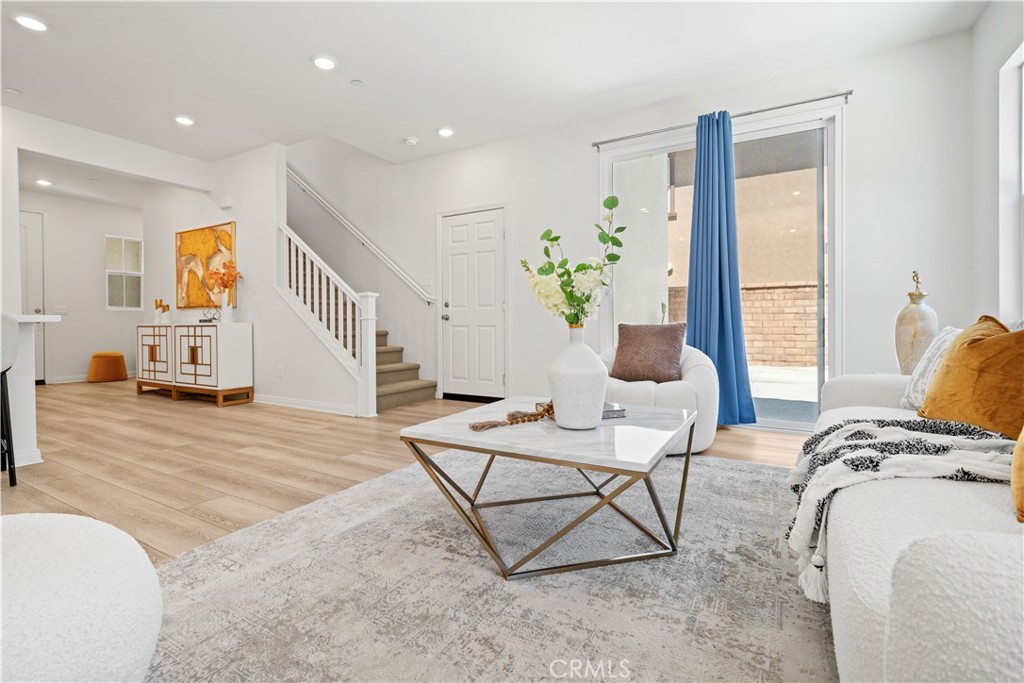 4125 E La Jolla Street