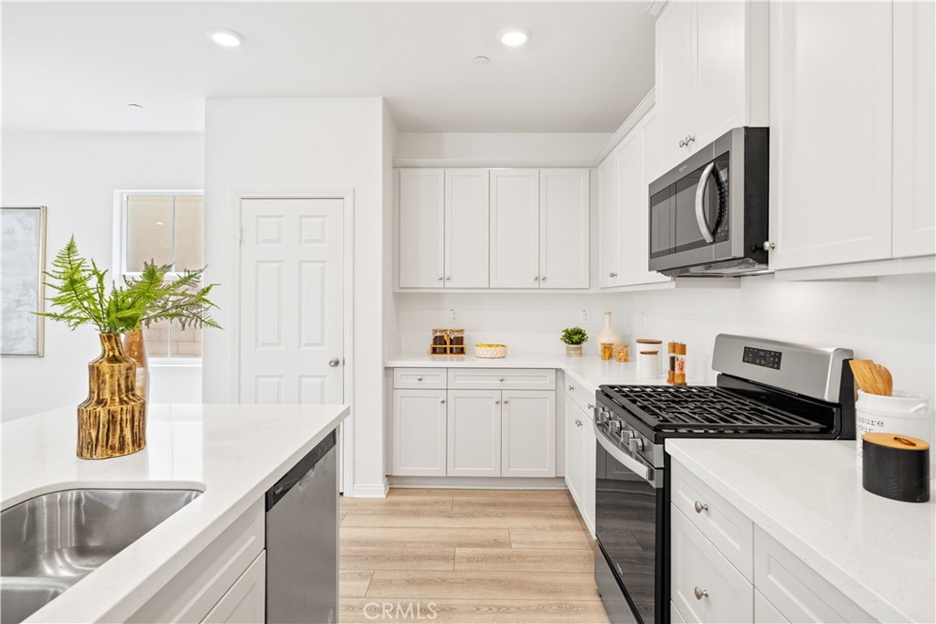 4125 E La Jolla Street