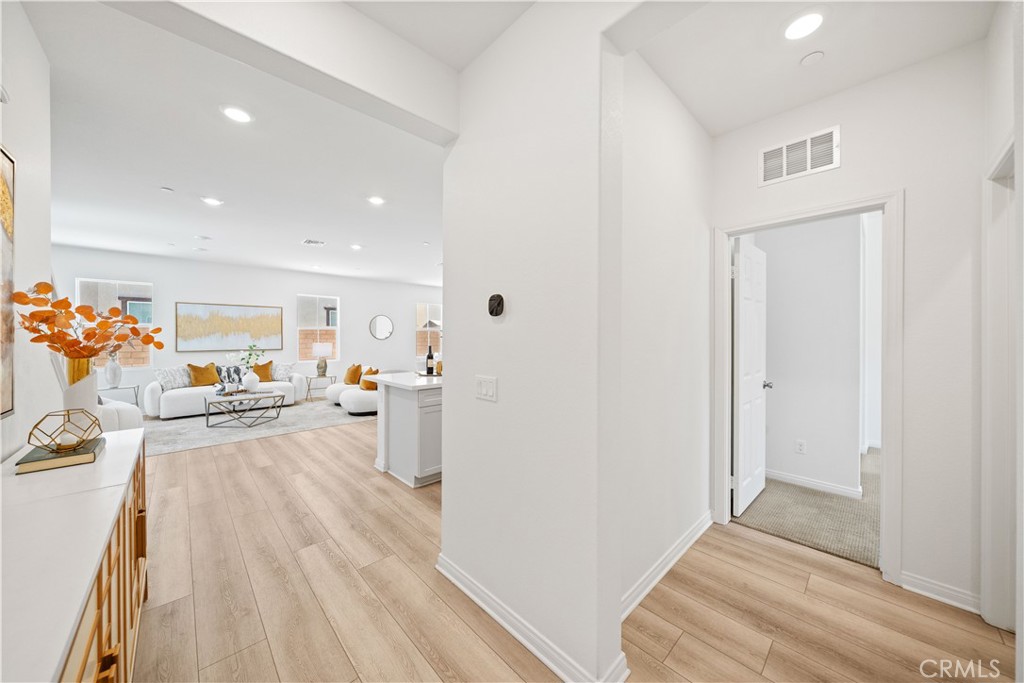 4125 E La Jolla Street