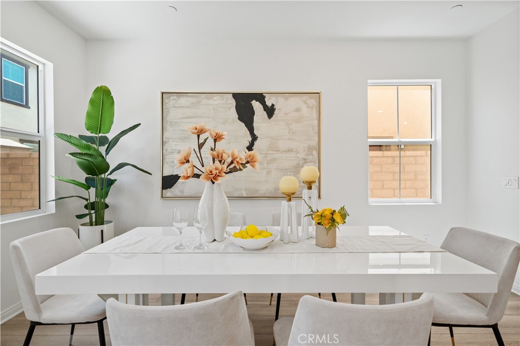 4125 E La Jolla Street