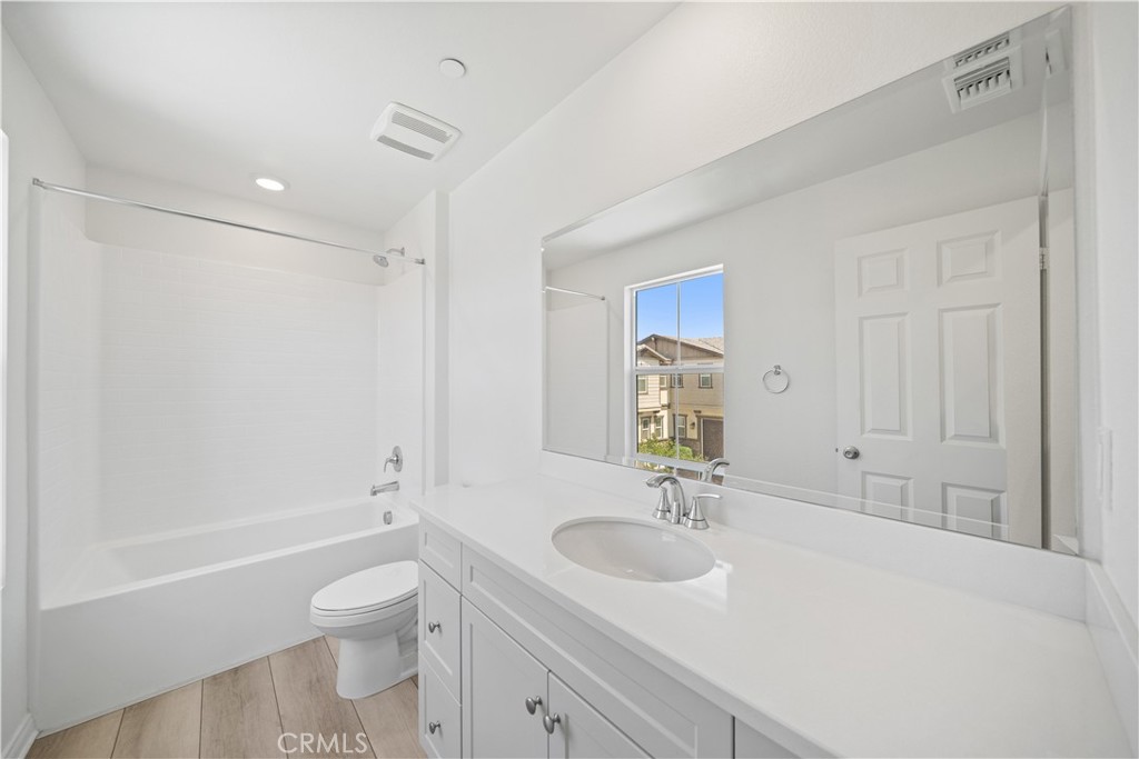 4125 E La Jolla Street