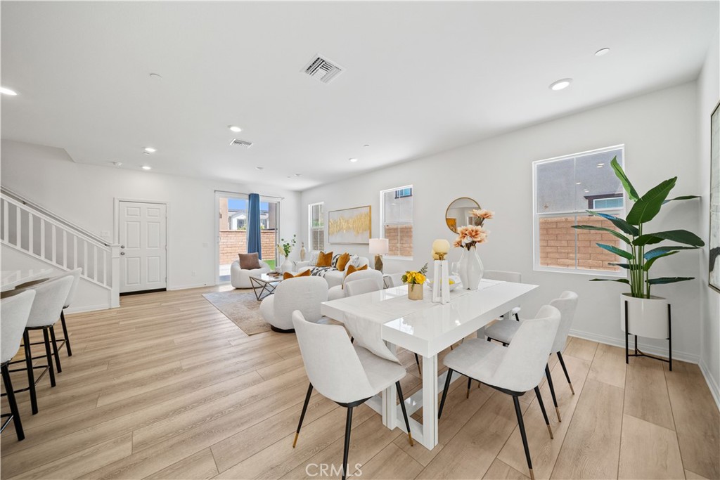 4125 E La Jolla Street