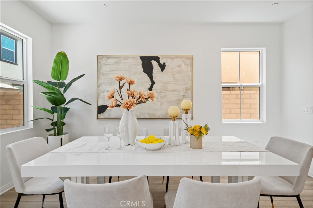 4125 E La Jolla Street