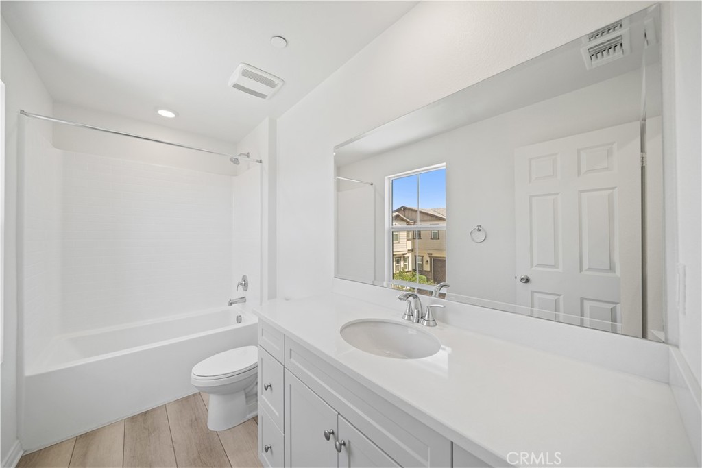 4125 E La Jolla Street