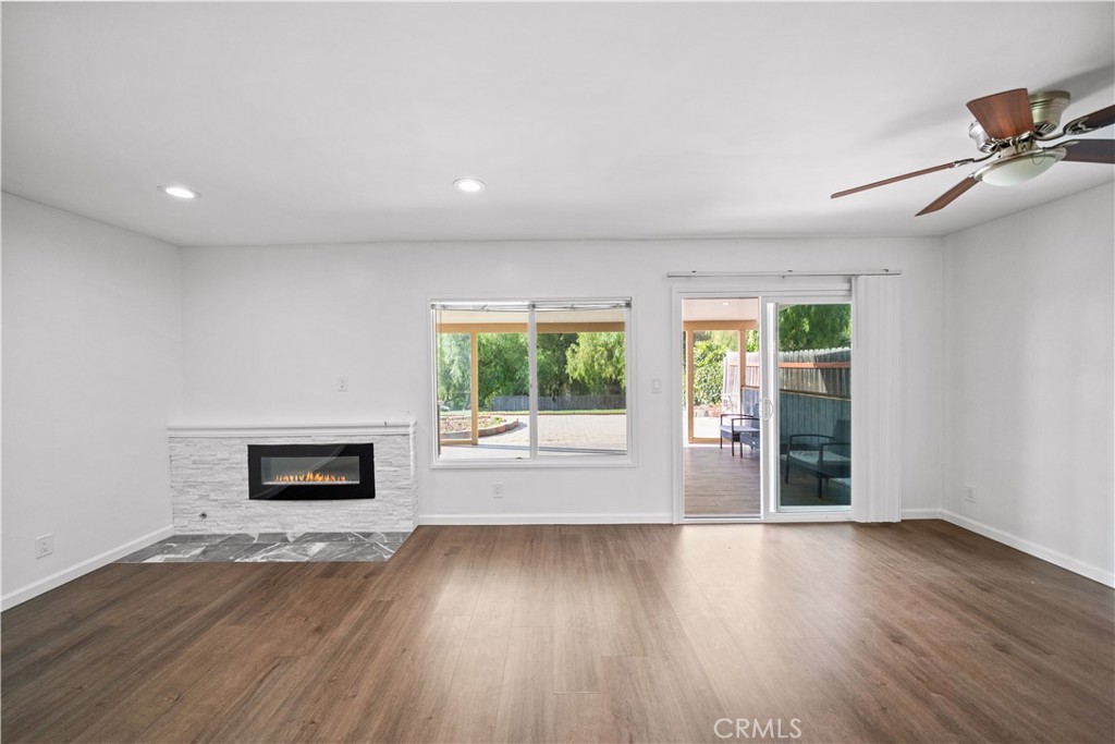 3527 Terrace Dr