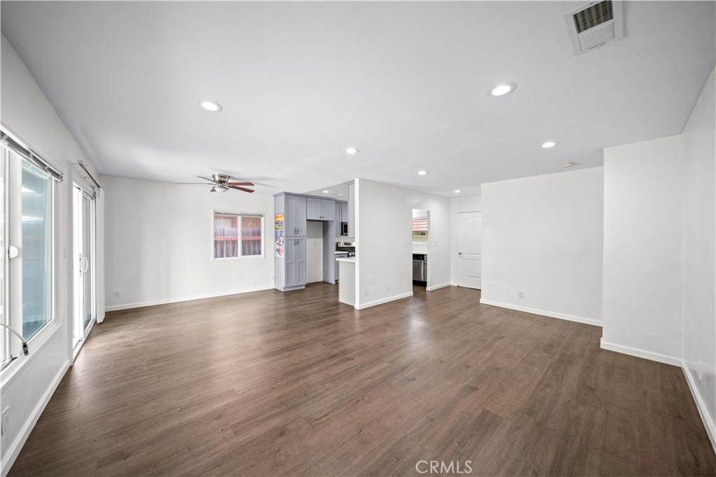 3527 Terrace Dr