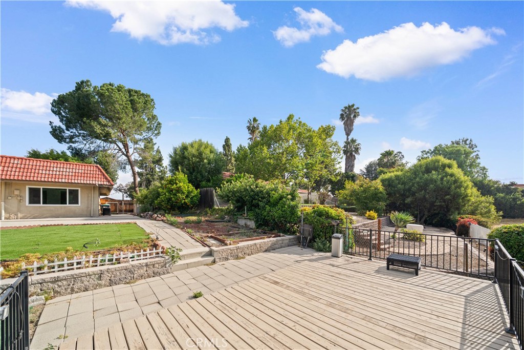 3527 Terrace Dr