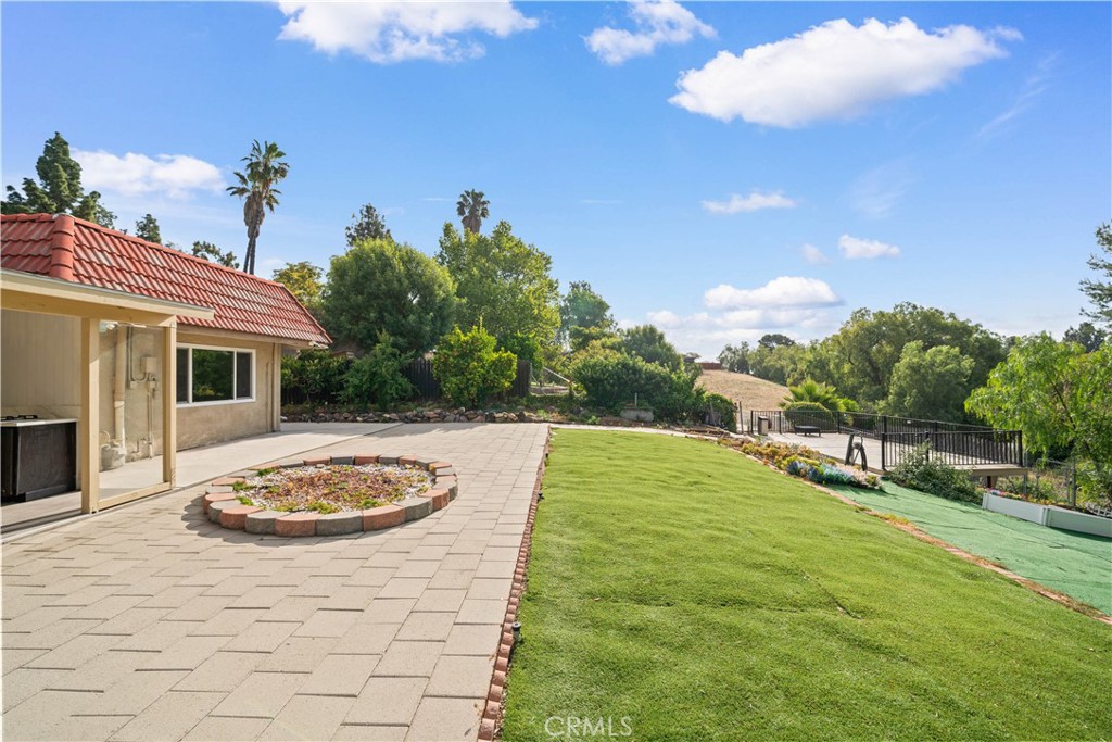 3527 Terrace Dr