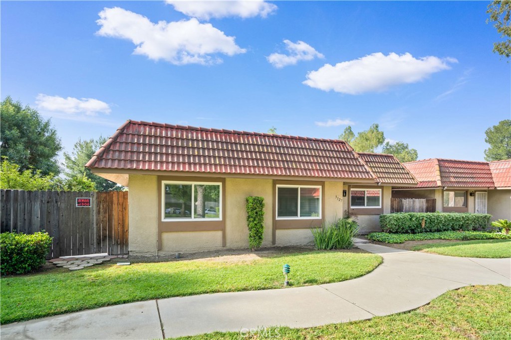 3527 Terrace Dr