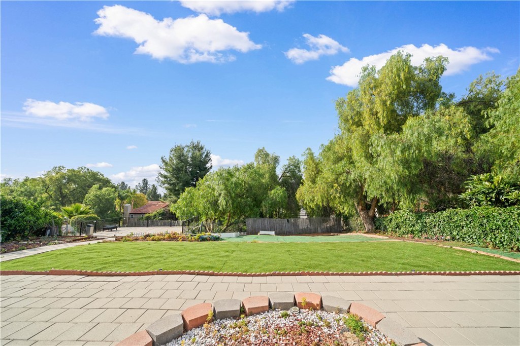 3527 Terrace Dr