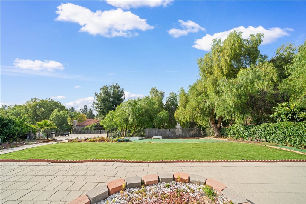 3527 Terrace Dr
