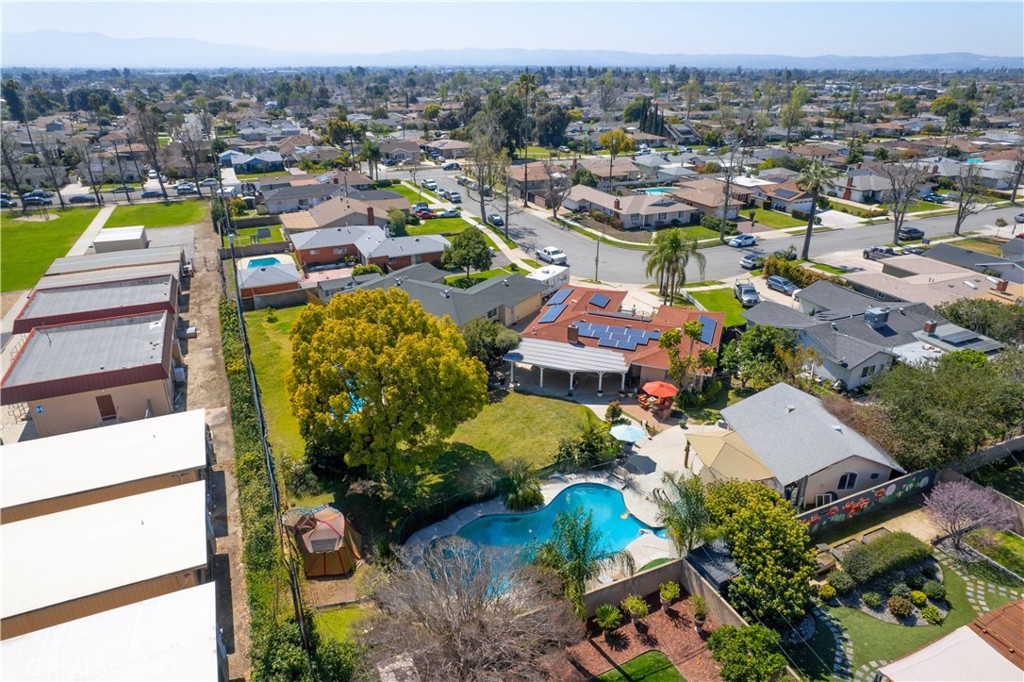 818 W Bonnie Brae Court