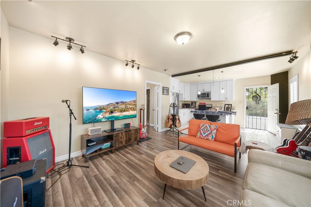 818 W Bonnie Brae Court