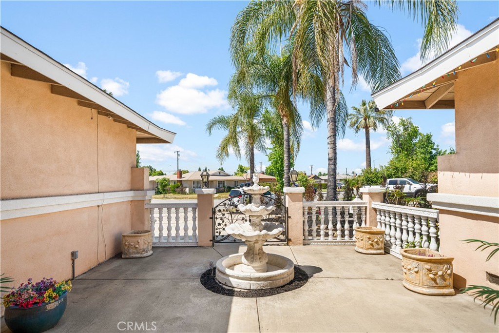 818 W Bonnie Brae Court