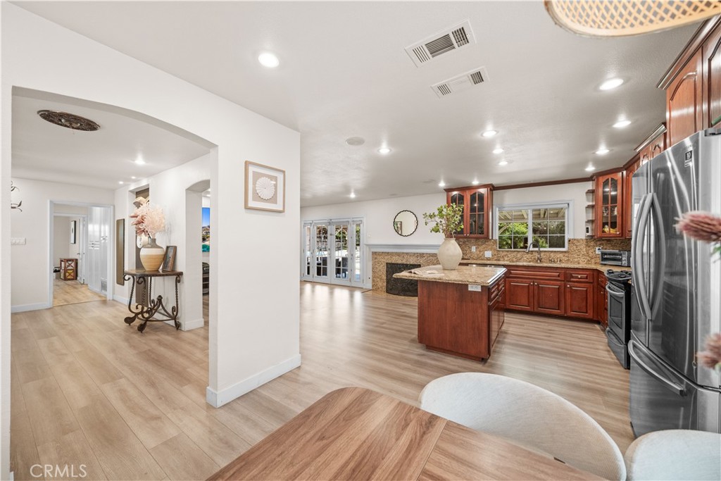 818 W Bonnie Brae Court