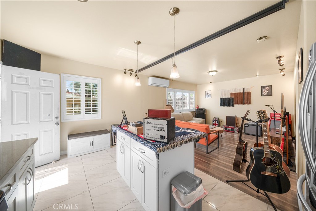 818 W Bonnie Brae Court