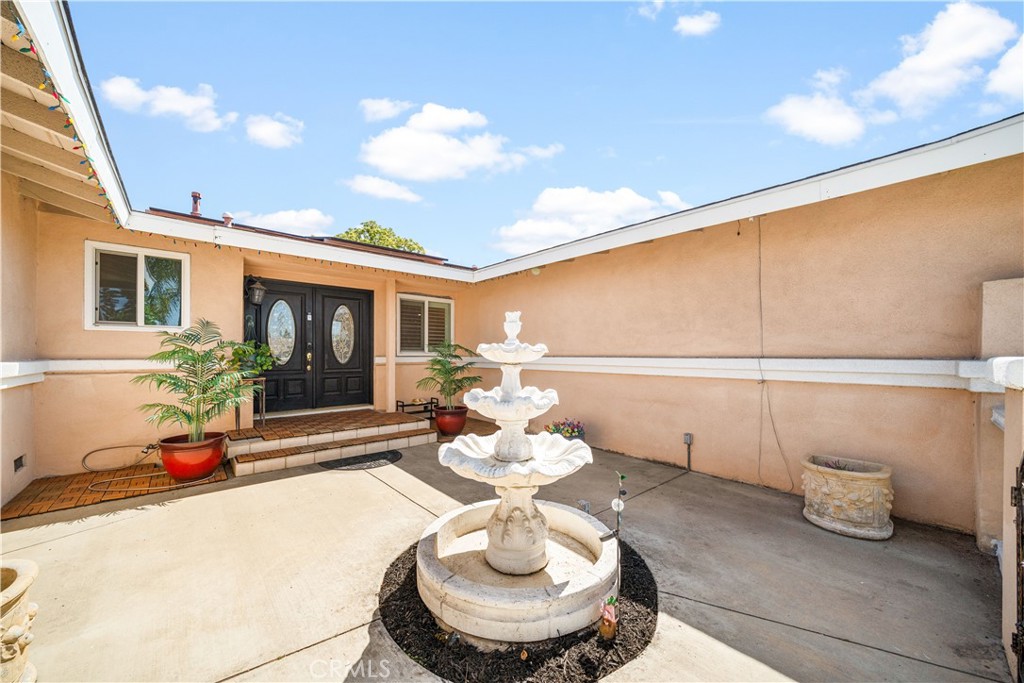 818 W Bonnie Brae Court