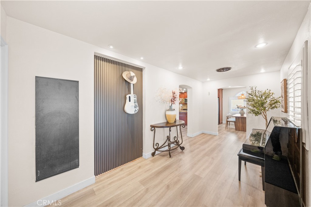 818 W Bonnie Brae Court