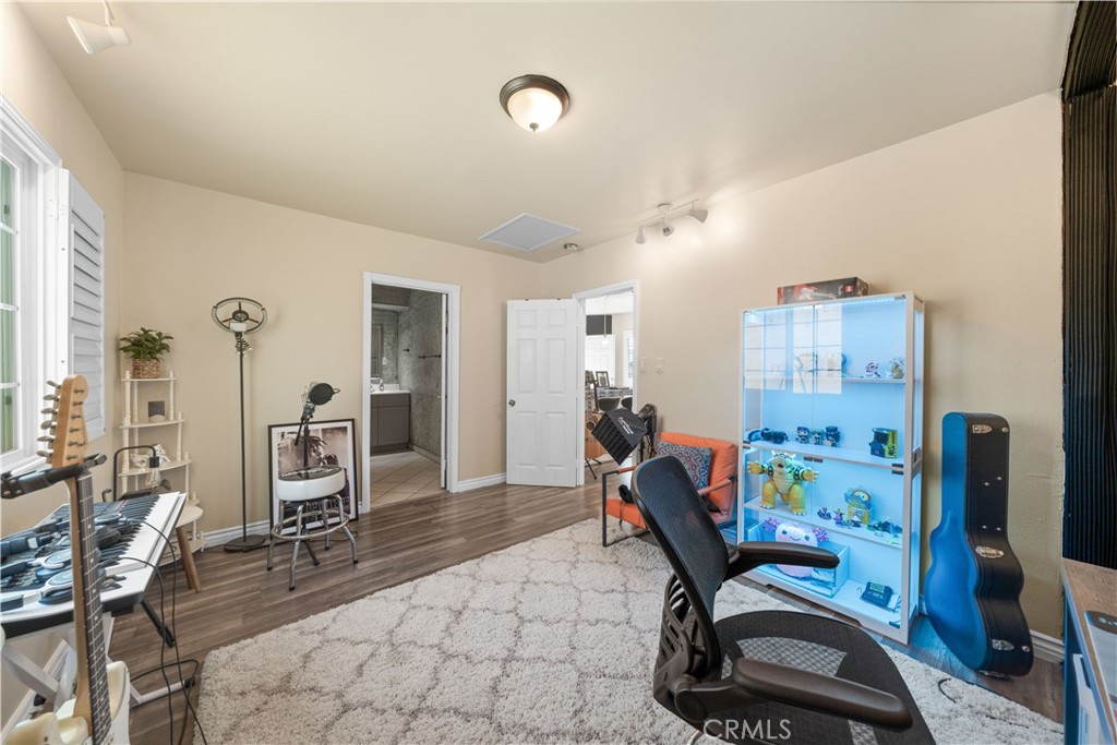 818 W Bonnie Brae Court