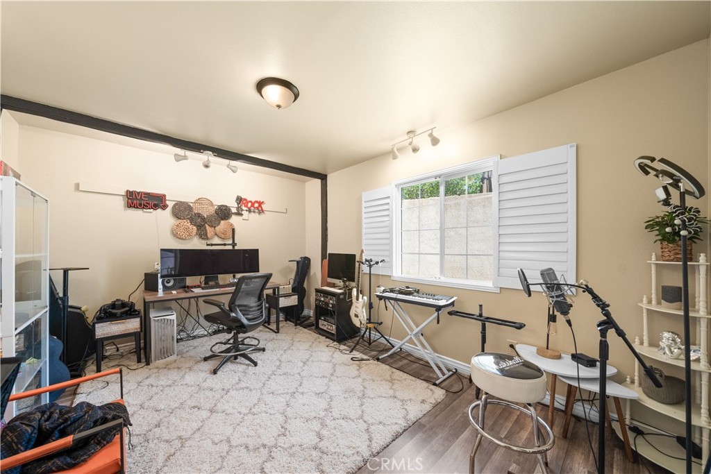 818 W Bonnie Brae Court