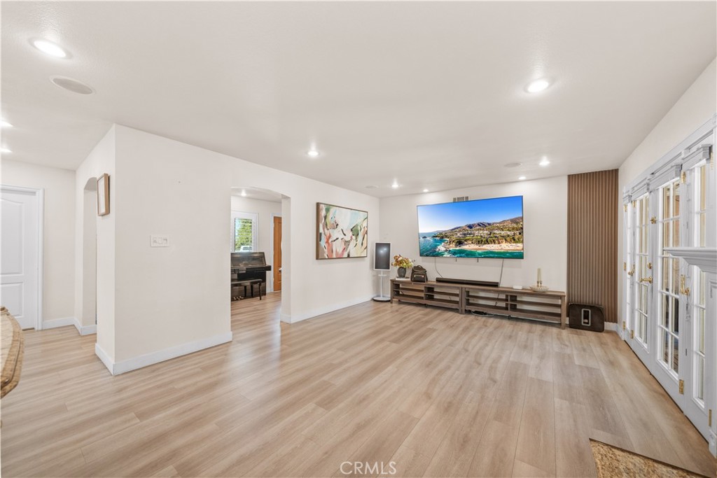 818 W Bonnie Brae Court