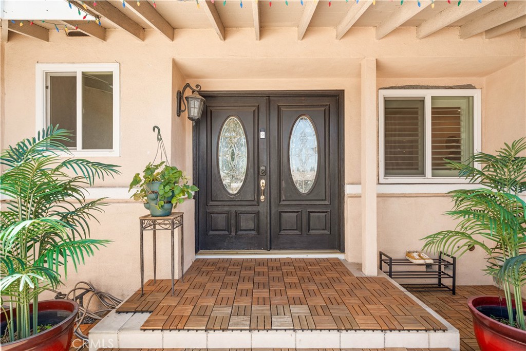 818 W Bonnie Brae Court