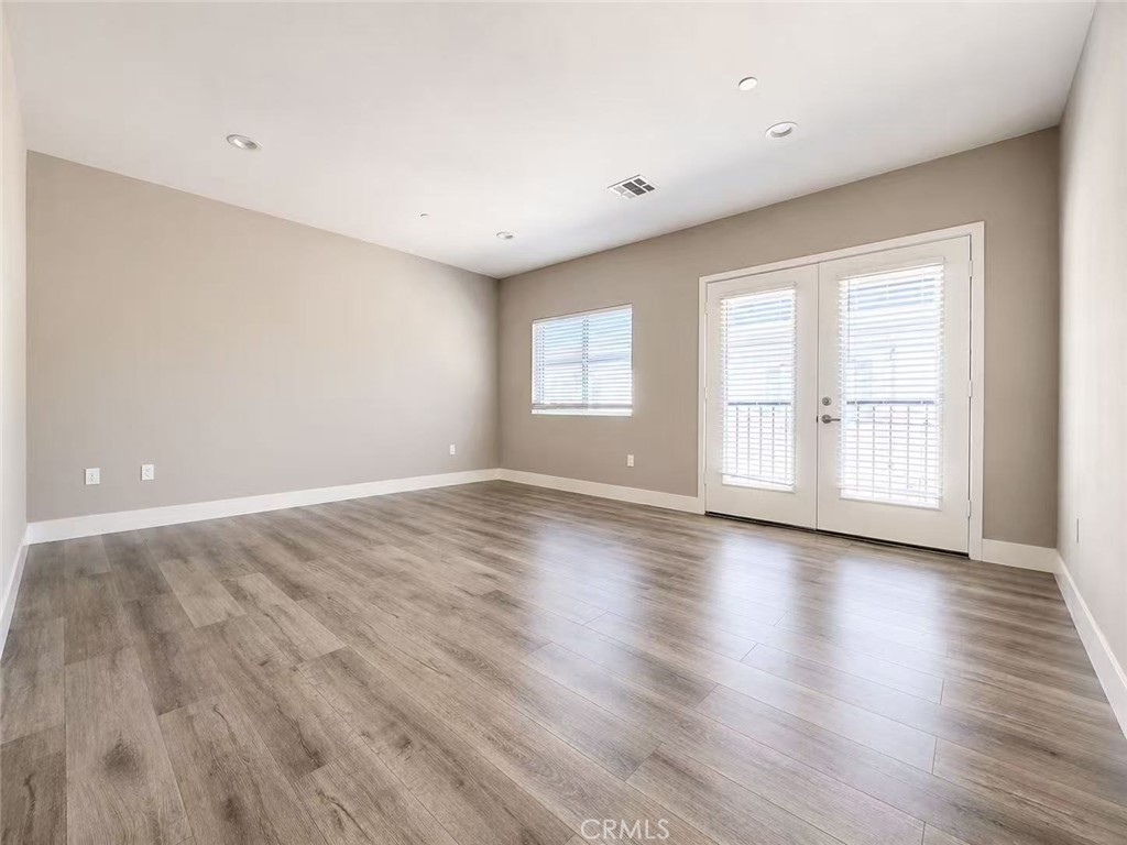 21046 E Cypress