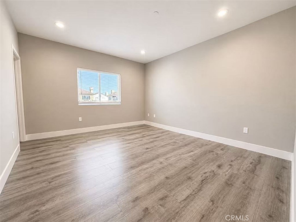 21046 E Cypress