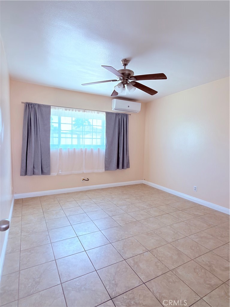 11724 Hemlock