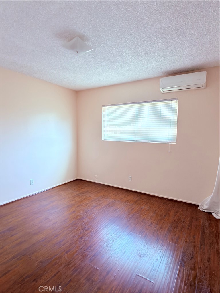 11724 Hemlock