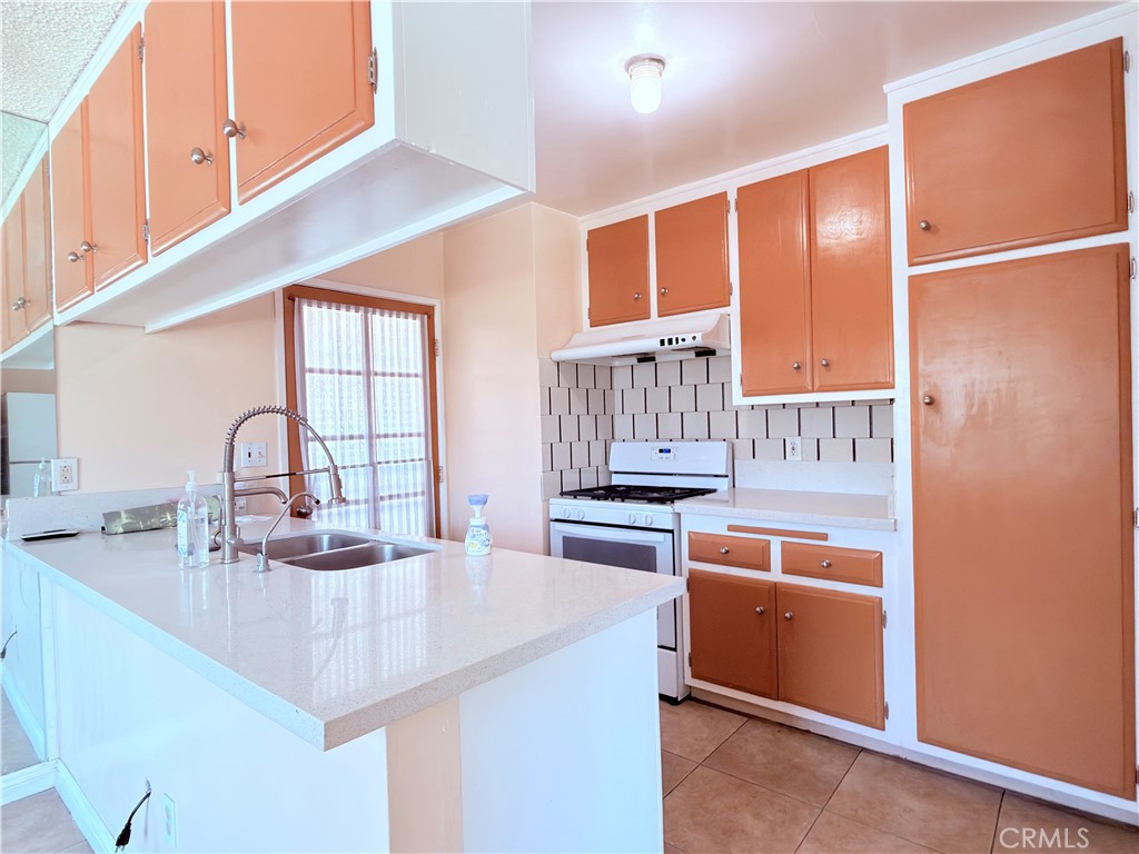 11724 Hemlock