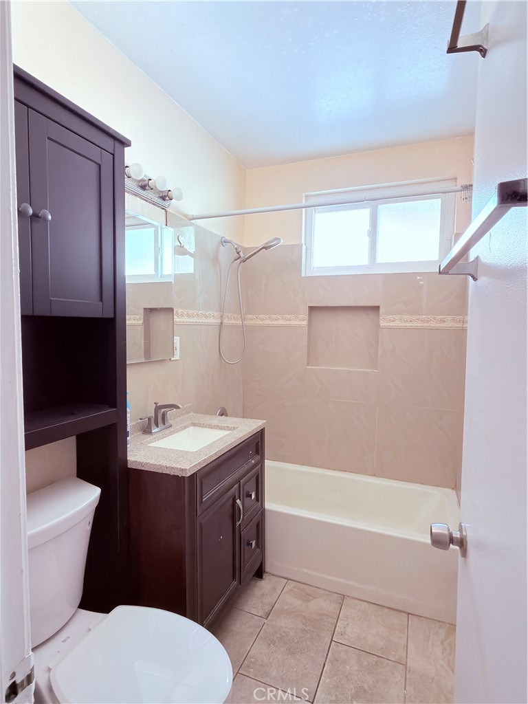 11724 Hemlock