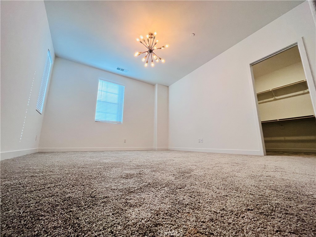 2031 Divine Arroyo