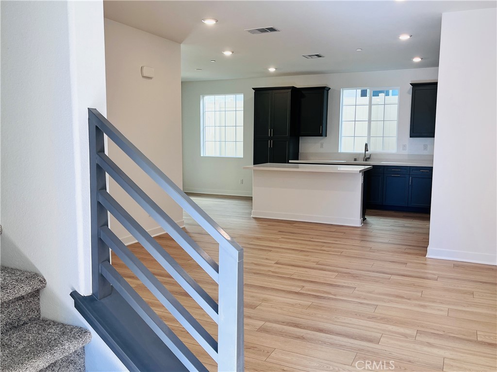 2031 Divine Arroyo