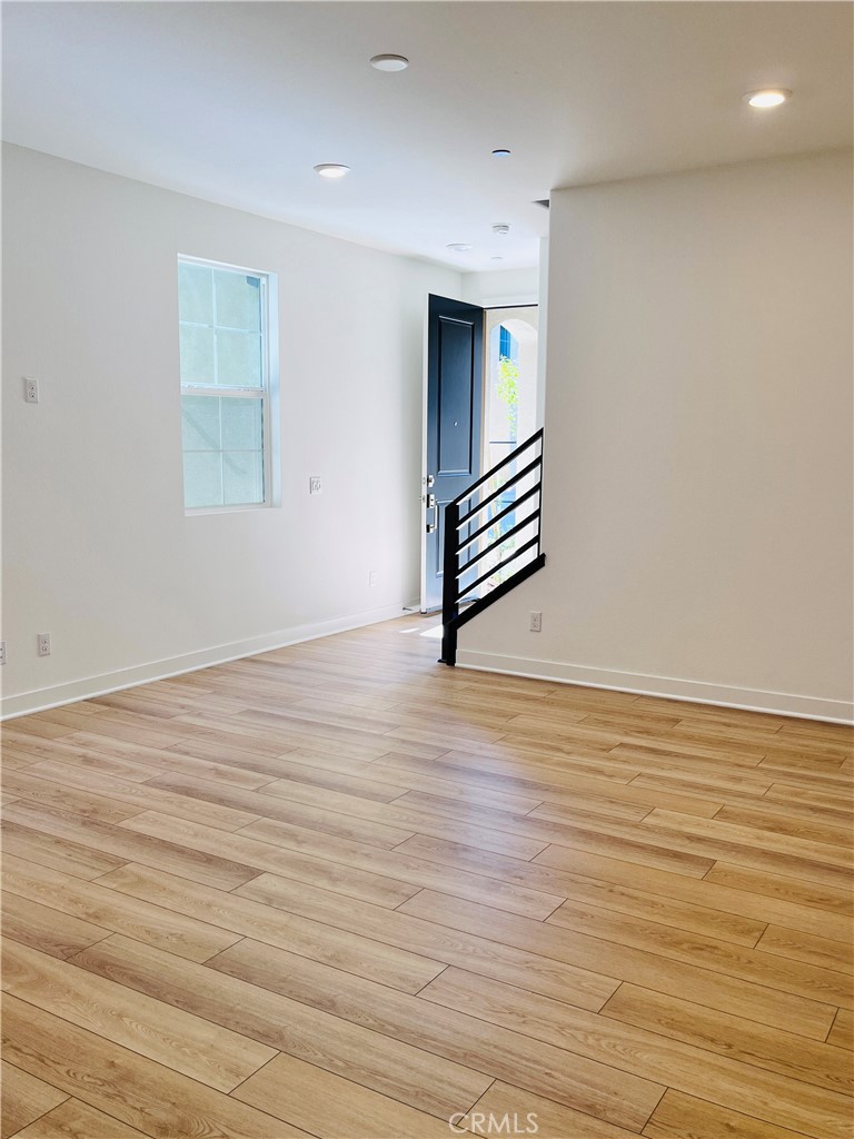 2031 Divine Arroyo