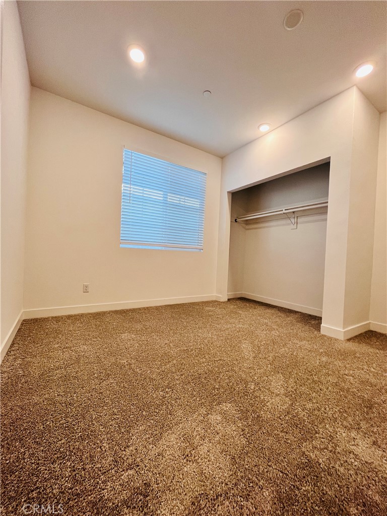 2031 Divine Arroyo