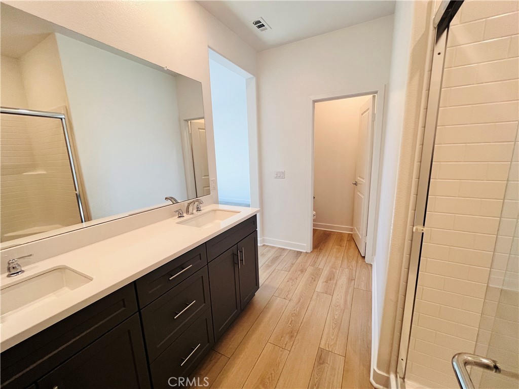2031 Divine Arroyo