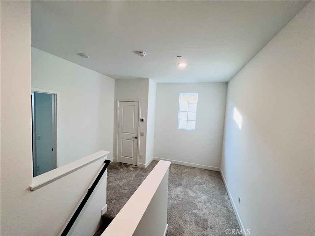 2031 Divine Arroyo