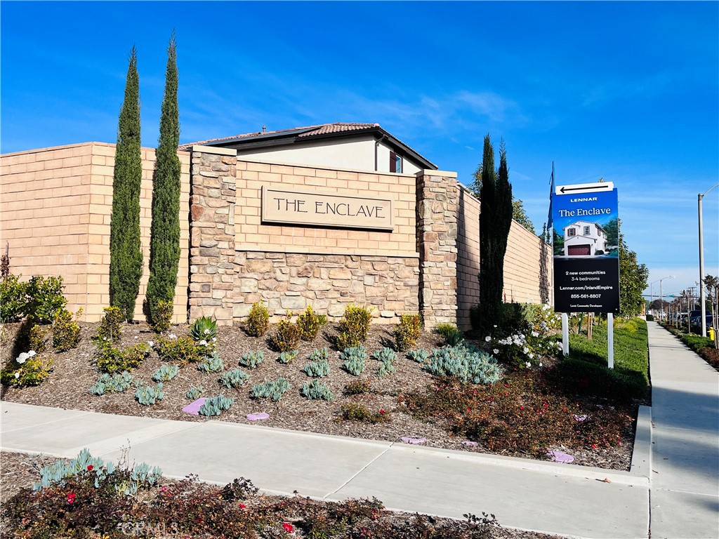 2031 Divine Arroyo