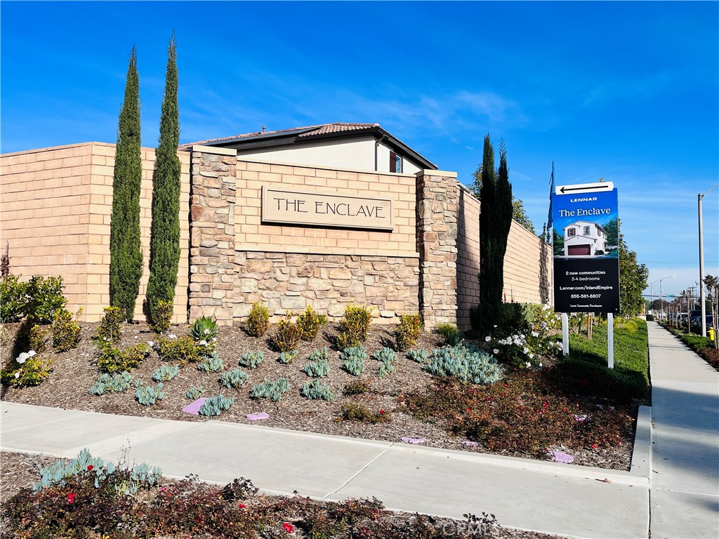2031 Divine Arroyo
