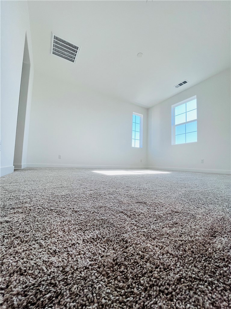 2031 Divine Arroyo