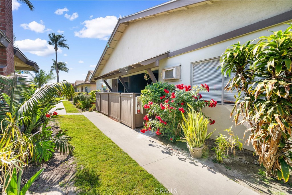 9166 Cerritos Avenue 48