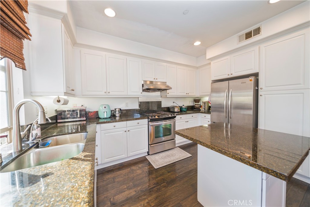 908 N Bouquet Court F