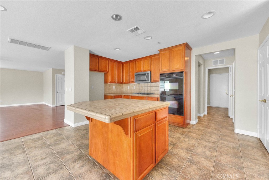 16865 Cascades Place